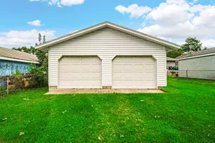 221 S Woodland Ave, Michigan City, IN 46360 - Photo 22