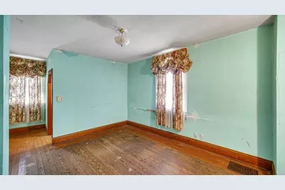 221 S Woodland Avenue, Michigan City, IN 46360 - Photo 12
