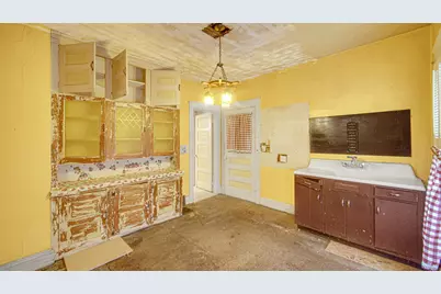 221 S Woodland Avenue, Michigan City, IN 46360 - Photo 8