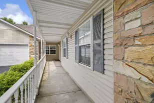 2175 Ramblewood Dr, Highland, IN 46322 - Photo 2