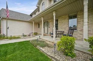 2252 Lennox Ln, Valparaiso, IN 46385 - Photo 4