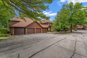 2511 E Lakeshore Dr, Crown Point, IN 46307 - Photo 2