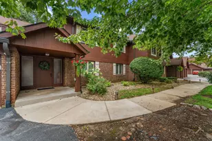 2511 E Lakeshore Dr, Crown Point, IN 46307 - Photo 1