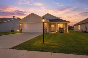 521 Blackstone Ct, Kouts, IN 46347 - Photo 1