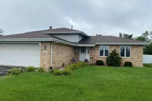 1602 Cozy Ln, Dyer, IN 46311 - Photo 1