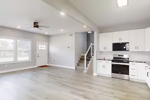 1333 W 21st Ave, Gary, IN 46407 - Photo 4