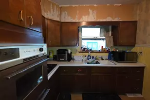 913 170th St, Hammond, IN 46324 - Photo 8