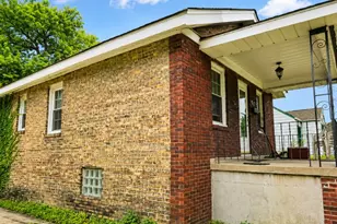 913 170th St, Hammond, IN 46324 - Photo 2