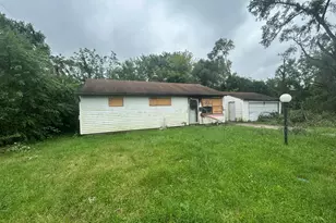 2601 Marshalltown Dr, Gary, IN 46407 - Photo 2