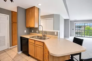9835 Wildwood Cir, Munster, IN 46321 - Photo 8
