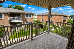 9835 Wildwood Cir, Munster, IN 46321 - Photo 14