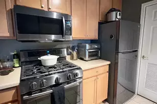 9835 Wildwood Cir, Munster, IN 46321 - Photo 6