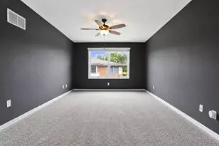 9835 Wildwood Cir, Munster, IN 46321 - Photo 10