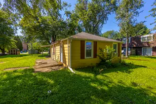 124 S Jackson Blvd, Chesterton, IN 46304 - Photo 1