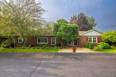 676 E Oak Hill, Chesterton, IN 46304 - Photo 2
