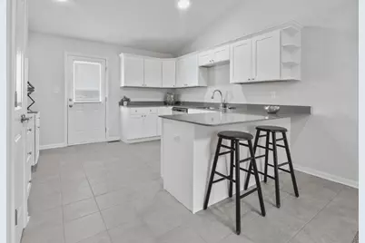 3041 W 82nd Place, Merrillville, IN 46410 - Photo 4