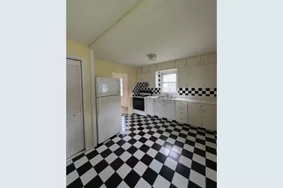 3600 Saint Joseph Place, Hobart, IN 46342 - Photo 4