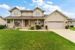 516 Seminary Dr, Dyer, IN 46311 - Photo 1