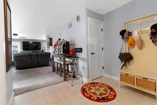 810 Pheasant Dr, Crown Point, IN 46307 - Photo 2