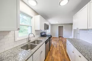 703 Dearborn Rd, Valparaiso, IN 46385 - Photo 16