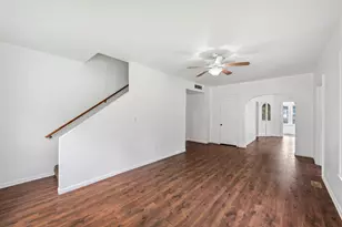 329 Hobart St, Michigan City, IN 46360 - Photo 4