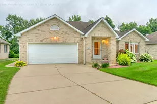429 11th Circle SE, Demotte, IN 46310 - Photo 4