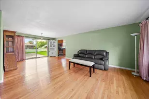 3605 Sunset Dr, Valparaiso, IN 46383 - Photo 4