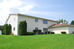 247 Barbara Jean Dr, Schererville, IN 46375 - Photo 2