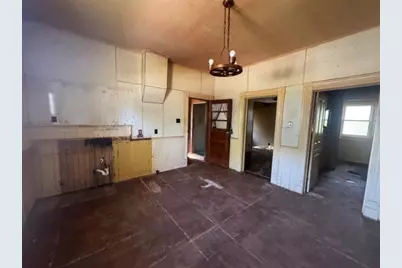 415 Cleveland, Michigan City, IN 46360 - Photo 8