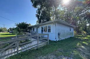 3028 Oakwood St, Portage, IN 46368 - Photo 4