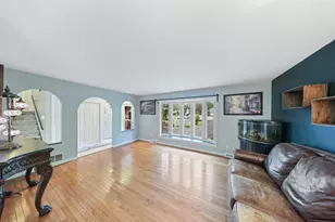 3869 Kingsway Dr, Crown Point, IN 46307 - Photo 8
