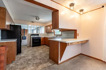 409 W Division Road, Demotte, IN 46310 - Photo 10