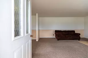 409 W Division Rd, Demotte, IN 46310 - Photo 6