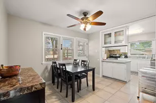 610 N Indiana St, Griffith, IN 46319 - Photo 8