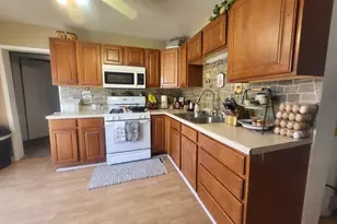 4018 E Kellar St, Lake Village, IN 46349 - Photo 6