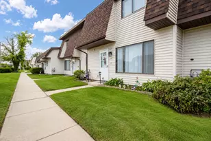347 E 60th Dr, Merrillville, IN 46410 - Photo 4