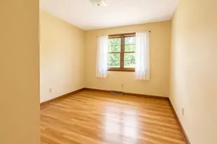 4126 E 31st Ave, Hobart, IN 46342 - Photo 6