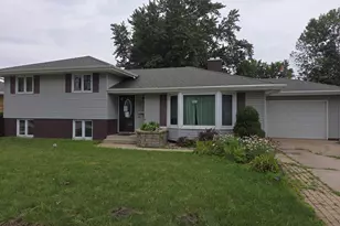 2541 Lincoln St, Highland, IN 46322 - Photo 1