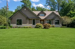 10929 Bunker Dr, Demotte, IN 46310 - Photo 2