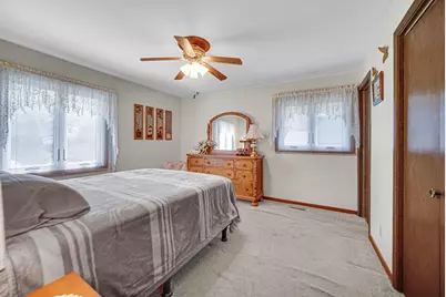 9776 W Oakridge Drive, Saint John, IN 46373 - Photo 16