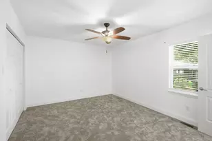 122 N Connecticut St, Hobart, IN 46342 - Photo 12