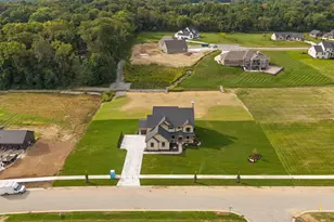 472 Stonebridge Pkwy, Valparaiso, IN 46383 - Photo 6