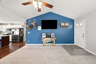 642 Park St, Remington, IN 47977 - Photo 4