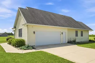 642 Park St, Remington, IN 47977 - Photo 40