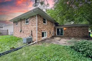 946 W 67th Pl, Merrillville, IN 46410 - Photo 28