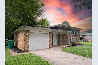 946 W 67th Place, Merrillville, IN 46410 - Photo 2