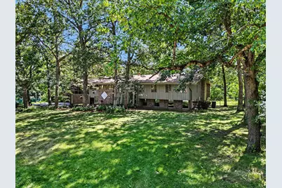 909 W 126th Avenue, Crown Point, IN 46307 - Photo 2
