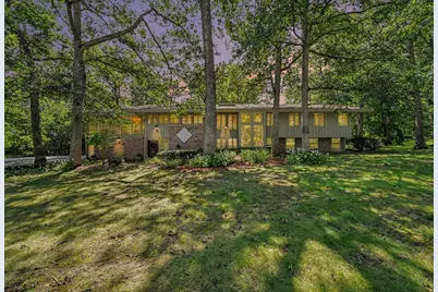 909 W 126th Avenue, Crown Point, IN 46307 - Photo 1