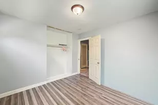 6368 Maryland Ave, Hammond, IN 46323 - Photo 8