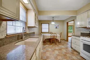 1325 Lake Ave, Whiting, IN 46394 - Photo 6